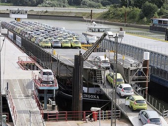 Автопроизводители продолжают ввозить в РФ машины 2008 года выпуска - автоновости