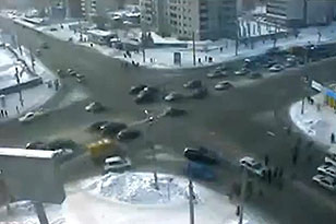 Гаишник переехал честь мундира