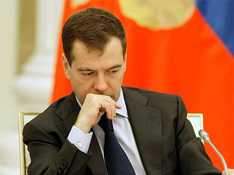 Медведев потребовал удешевить строительство дорог - автоновости