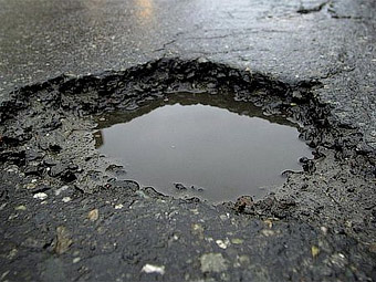 Компания Kia подсчитала количество ям на дорогах Великобритании - автоновости